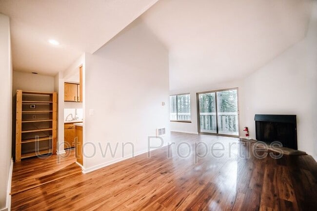 Building Photo - 230 Cervantes Cir