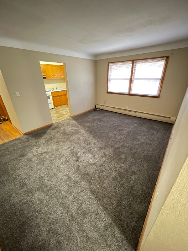 Foto del edificio - 616 Ivy Ave E