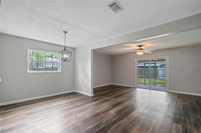 Building Photo - Brook Hollow Cir - 4400