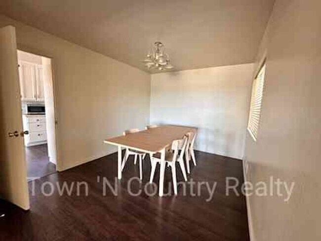 Foto del edificio - 3 Bedroom 2 Bath Home in Salinas!