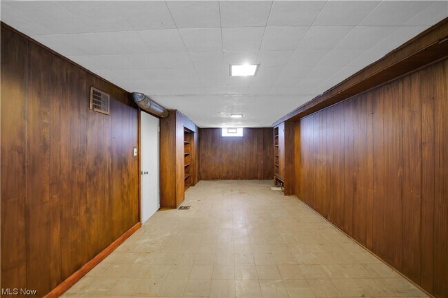 Building Photo - 16018 Turney Rd