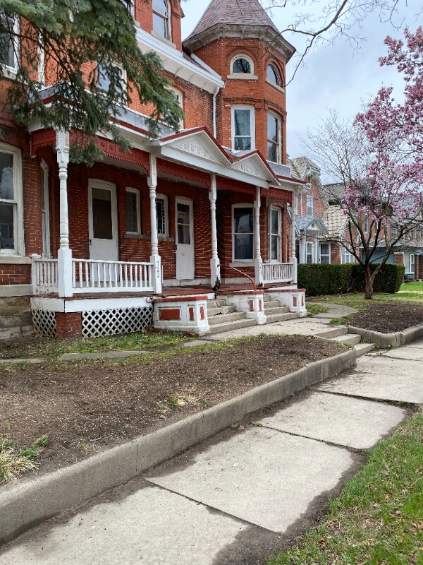 Building Photo - 723 Avenue E