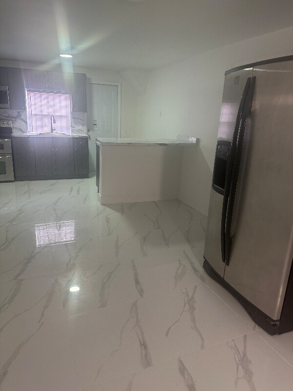 Foto del edificio - 30 NW 62nd St