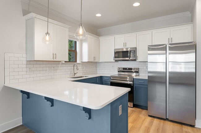 Building Photo - Available Early July! 3-bedroom home with ...