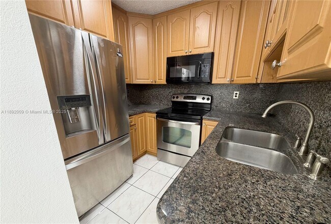 Foto del edificio - 2565 W 56th St