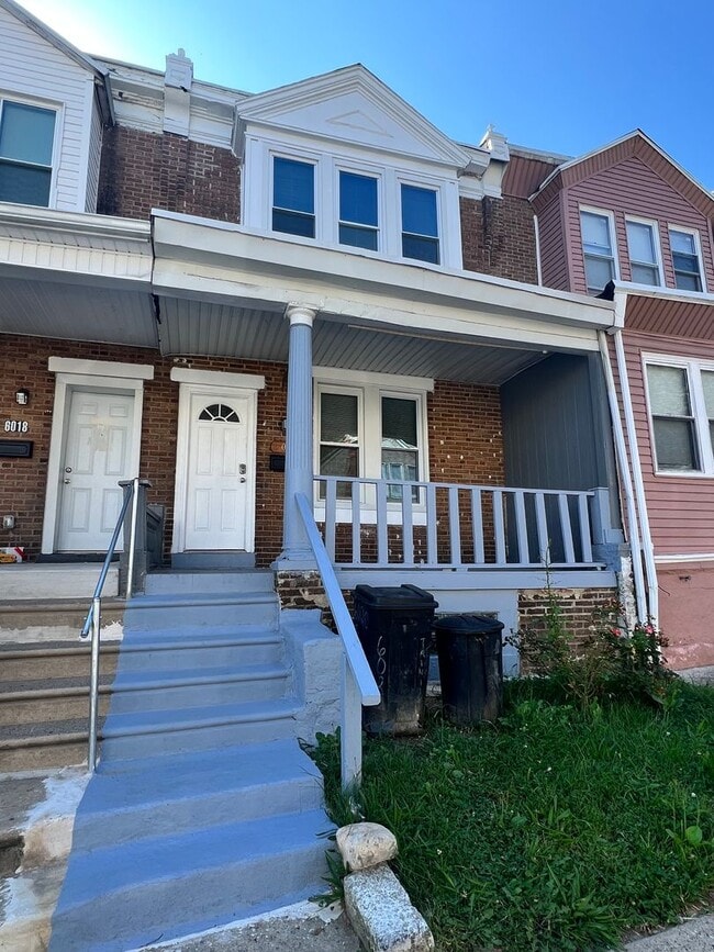 Building Photo - 3b/1.5b House Section 8 only.
