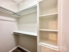Building Photo - 1513 Shavano Dr