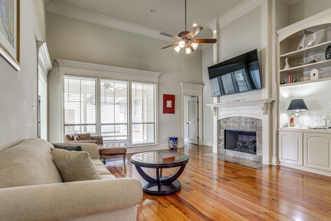 Building Photo - 37211 Mindy Way Dr
