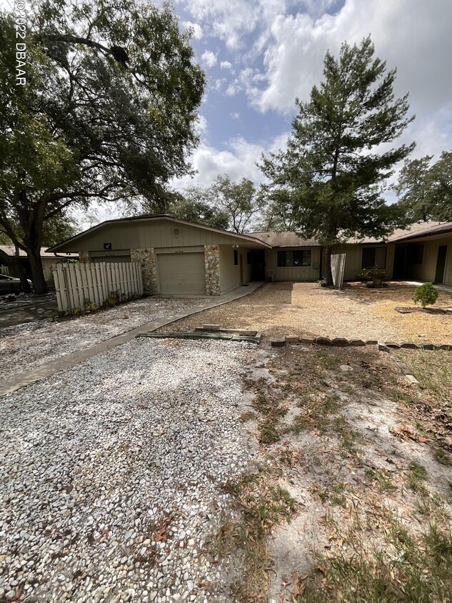 Primary Photo - 140 Magnolia Loop