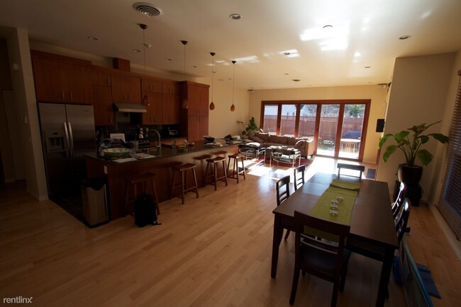 Building Photo - 3 br, 3 bath House - 1212 McKendrie Street