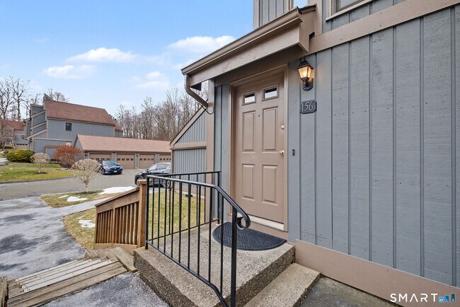 Building Photo - 156 Heatherwood Dr