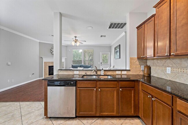 Building Photo - 14807 Fall Creek View Dr