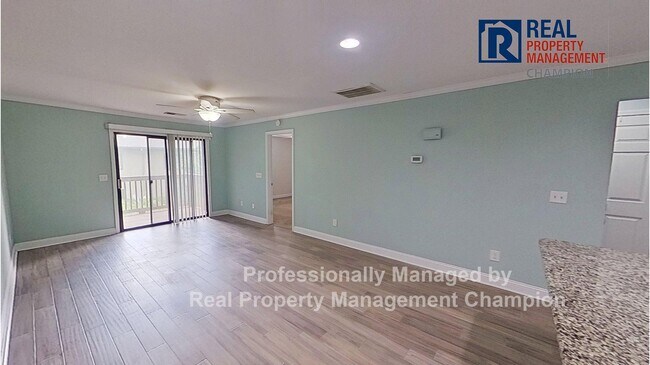 Building Photo - Beautiful Upper Level Condo with Convenien...