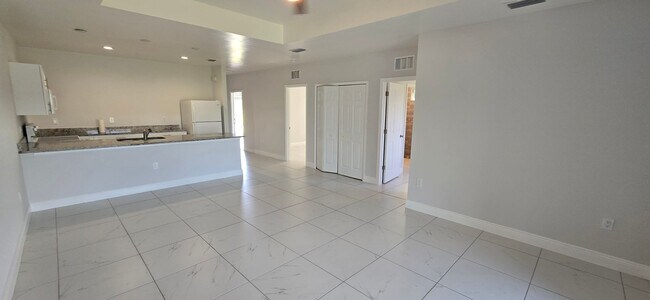 Foto del edificio - Newer Three Bedroom, 2 Bath, 1 Car garage-...