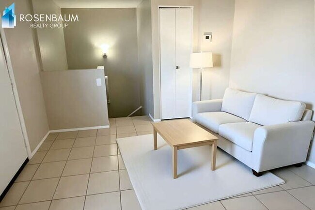 Foto del edificio - 725 W 1st Ave