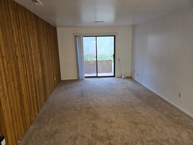 Building Photo - 425 S 1000 E