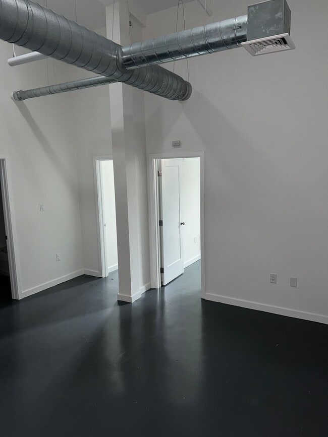 Building Photo - 1710 N 5th St