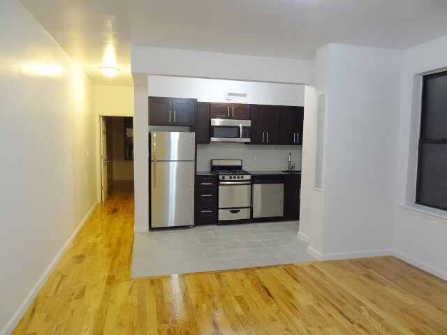 Building Photo - 556 W 162nd St