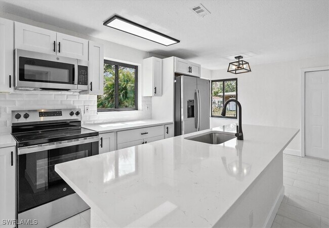 Foto del edificio - 3652 Hibiscus Ave