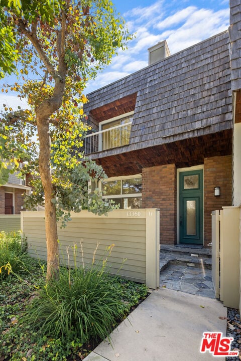 Building Photo - 13360 Maxella Ave