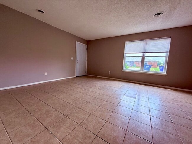 Building Photo - ***1247 W. Sunset***