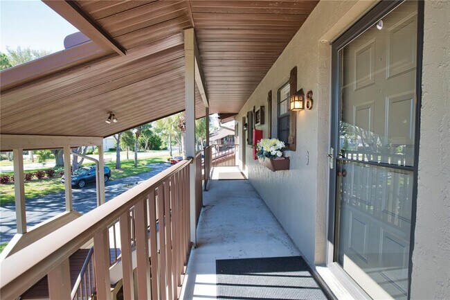 Building Photo - 927 Capri Isles Blvd