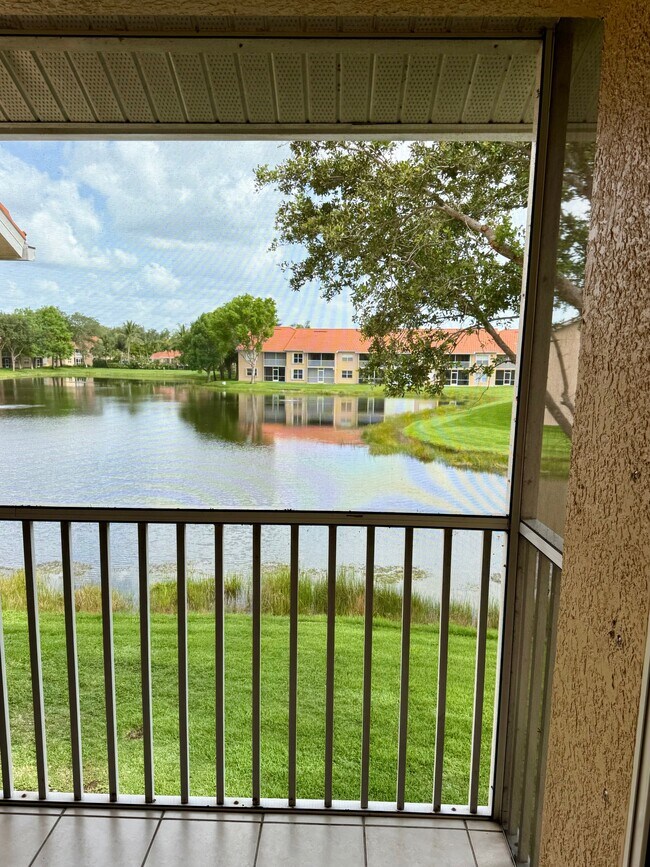 Foto del edificio - 26700 Rosewood Pointe Dr