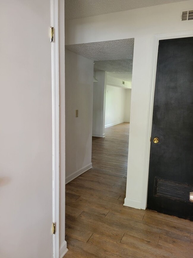 Foto del edificio - 2 bed 2.5 bath townhouse!