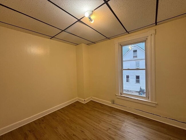 Building Photo - 1303 Bleecker St