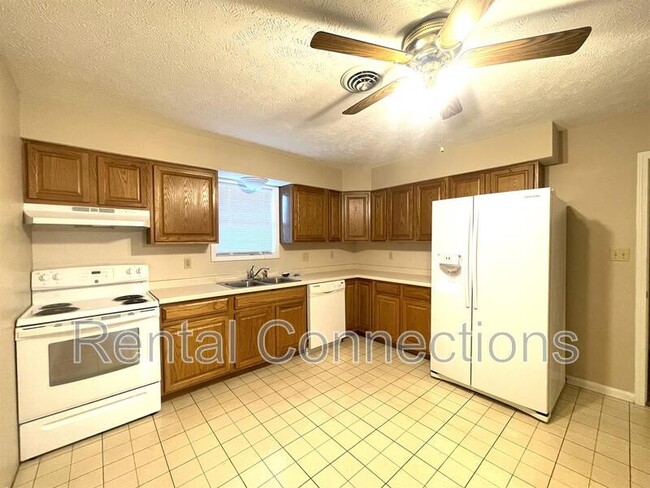 Building Photo - 715 Joseph Dr