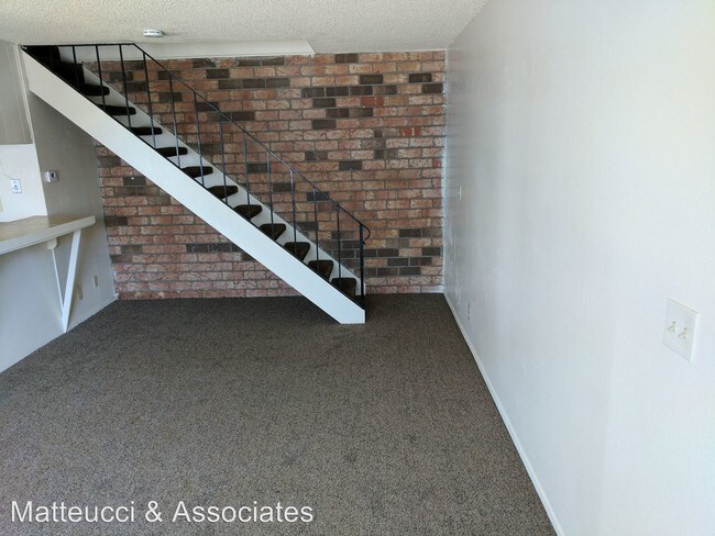 Building Photo - 4426 La Cresta Way