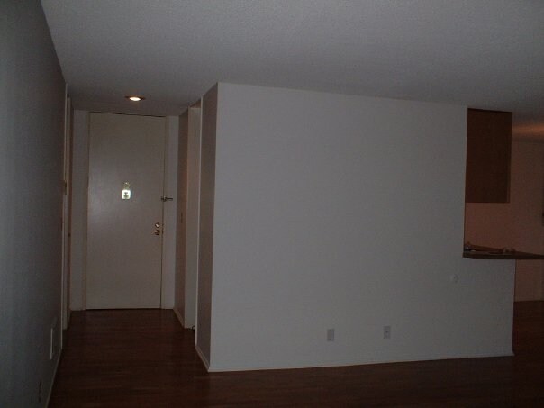 Building Photo - 6000 Canterbury Dr