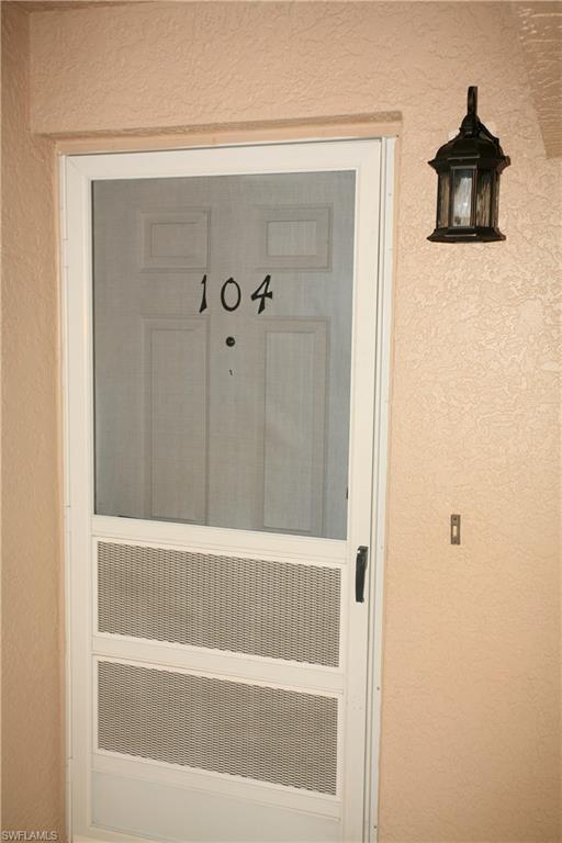 Foto del edificio - 9852 Luna Cir
