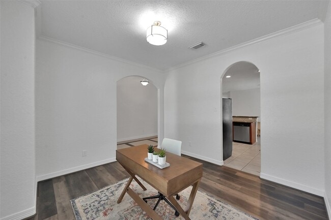 Foto del edificio - 13014 Walden Rd