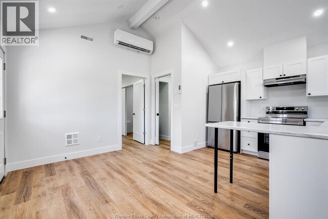 Building Photo - 21 Pearl St W