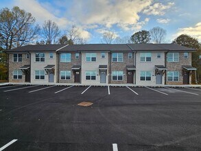 Building Photo - 5204 Oak Pt Ct
