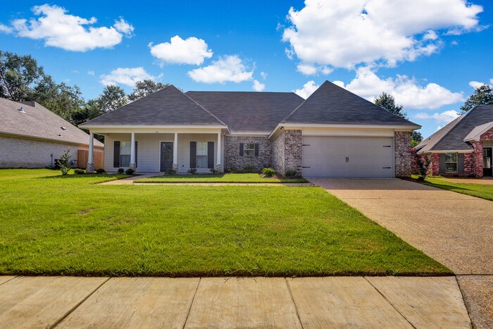 Primary Photo - Exquisite 3 Bedroom in Canton