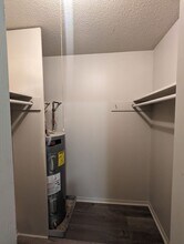 Building Photo - 2915 Leeway Dr