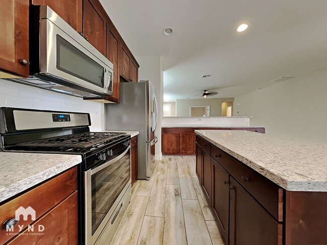 Building Photo - 2639 N Walker Way