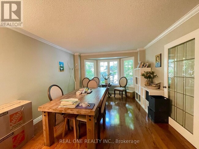 Photo du bâtiment - 1369 Mapleridge Crescent