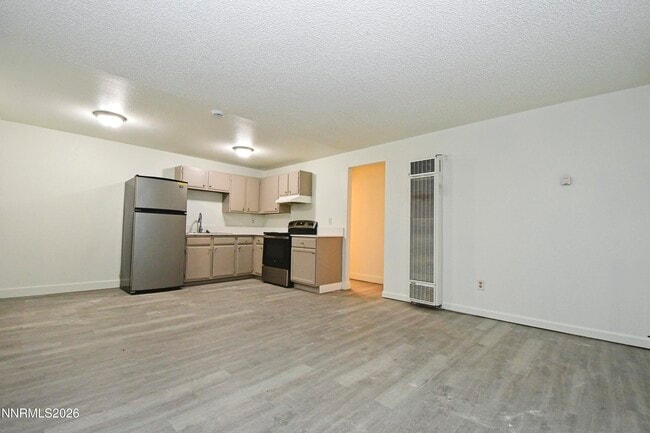 Building Photo - 1140 E St