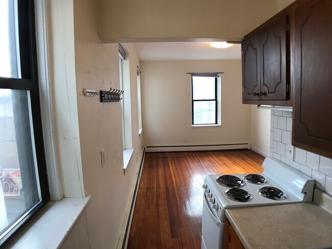 Foto del edificio - 64 Brighton Ave