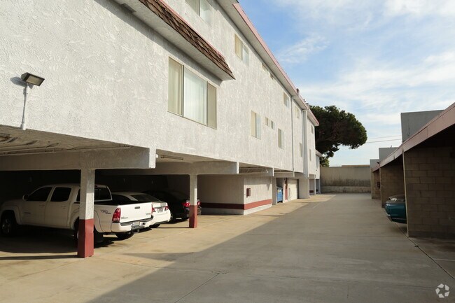 Foto del edificio - Sky Way Apartments