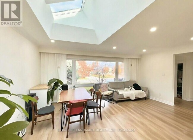 Photo du bâtiment - 159 Cocksfield Ave