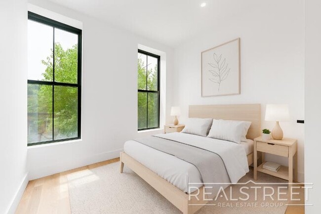Building Photo - Stunning New 3 Bed 2 Bath in Bed Stuy Town...