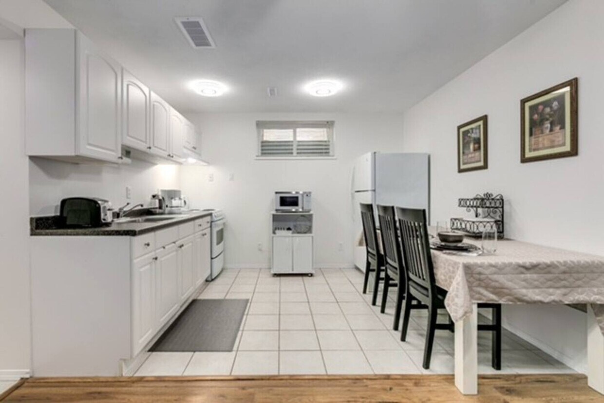 6476184A 184a St Unit 1, Surrey, BC V3S 8T1 Apartment for Rent in