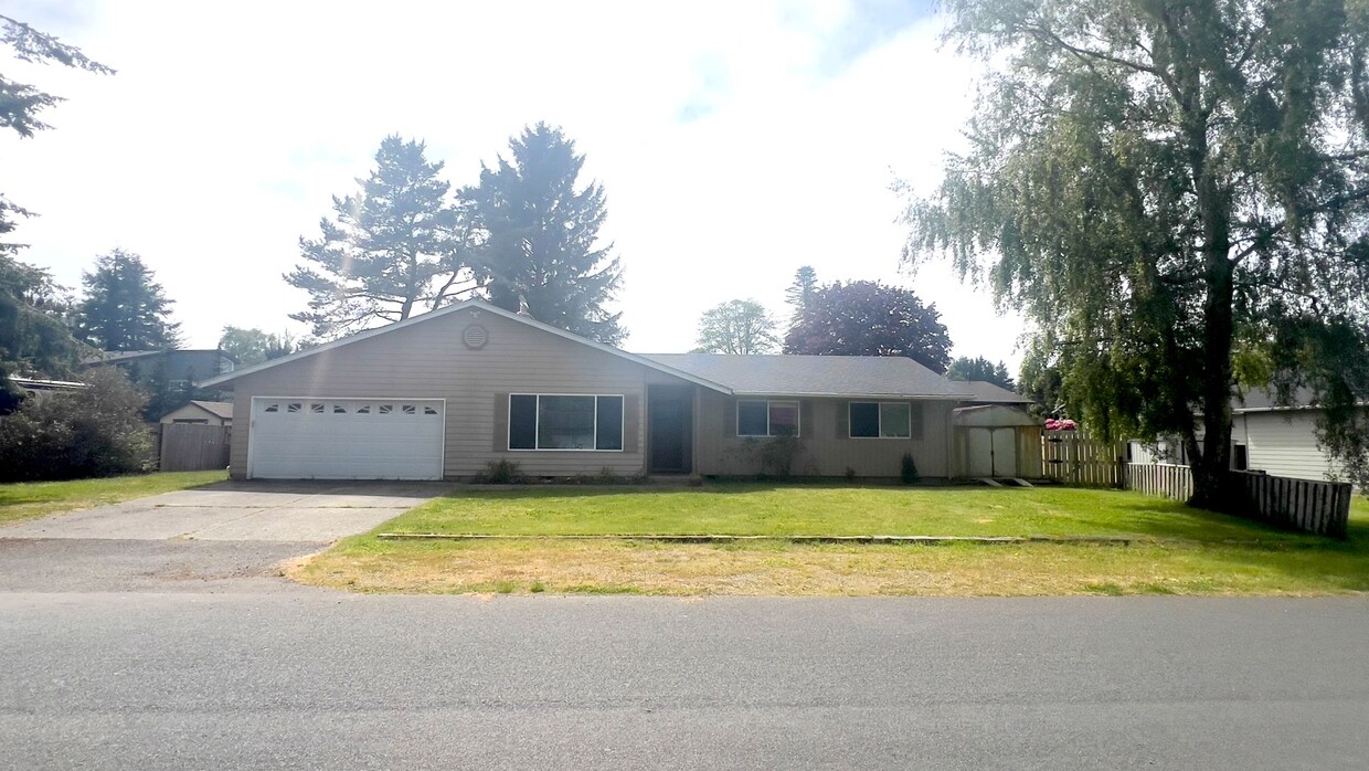 Primary Photo - 91692 Smith Lake Rd