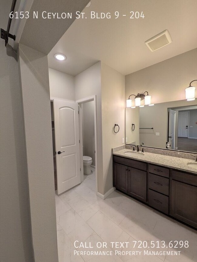 Foto del edificio - 6153 N Ceylon St