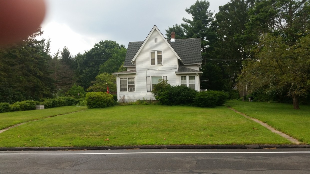 156 Union St Unit 2, Manchester, CT 06042 Apartments in Manchester