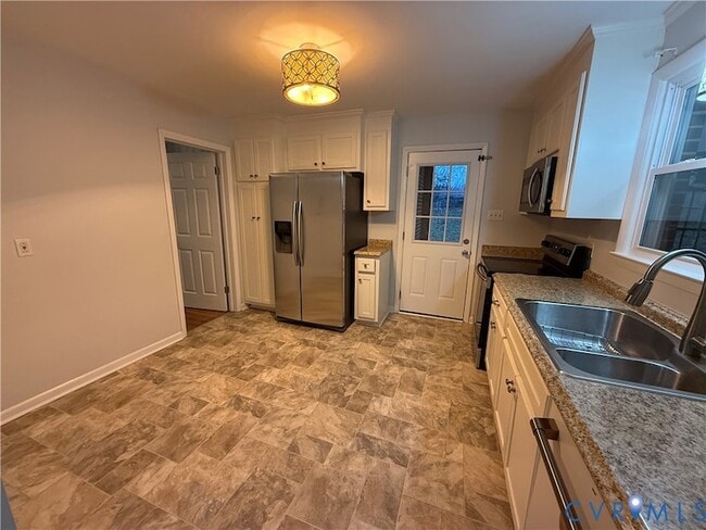 Foto del edificio - 21718 Magnolia Ave